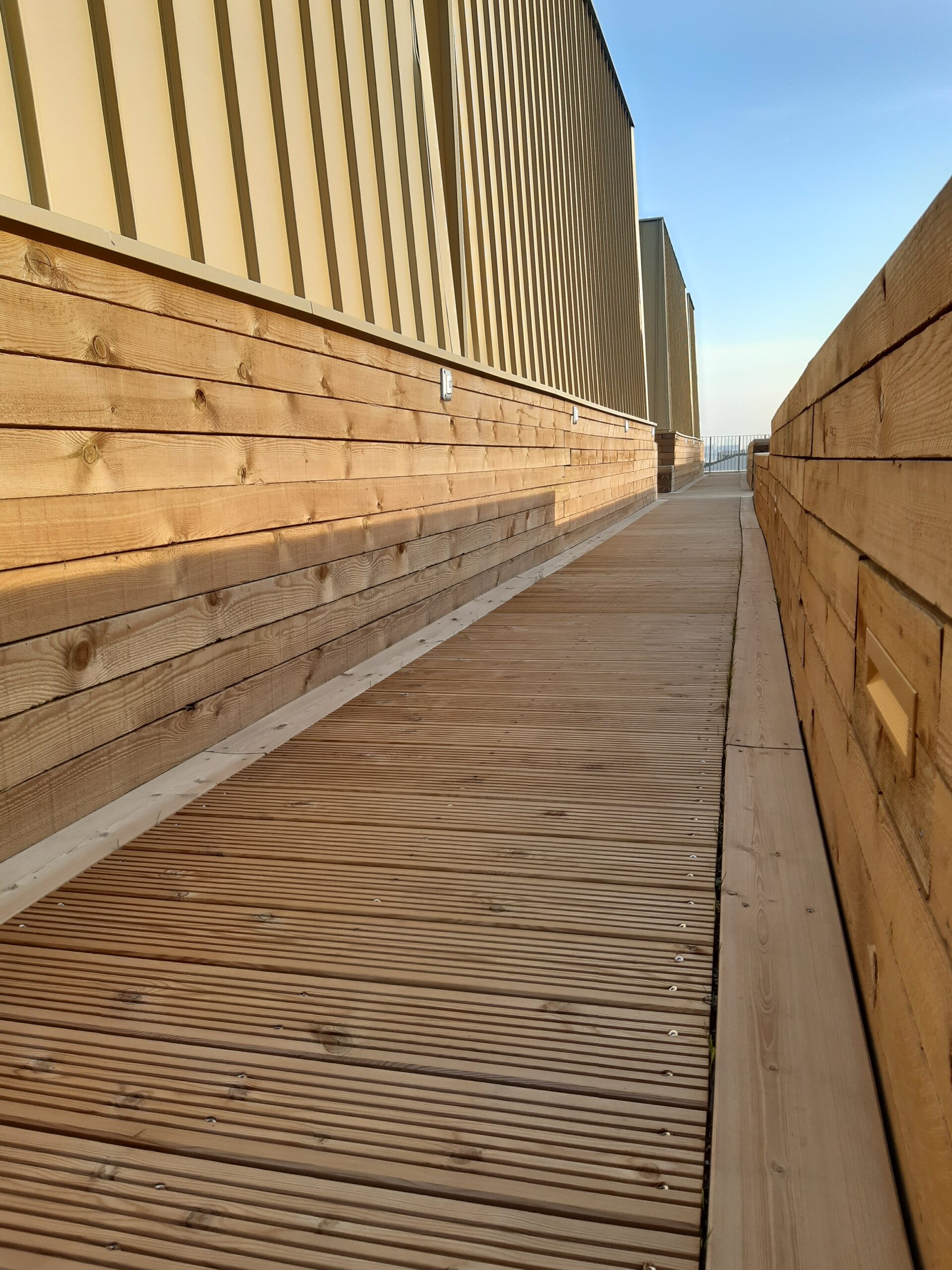 Terrasses et cheminements en bois