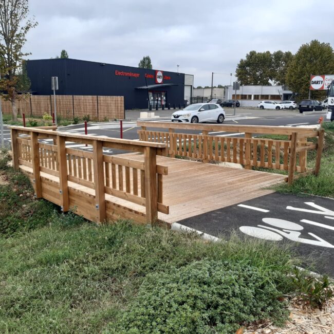 Passerelle en bois de 6x4.20 m